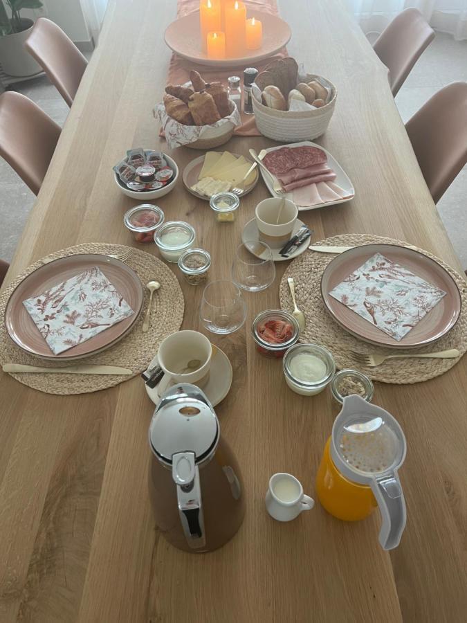 Mina En Family Bed And Breakfast Meise Bagian luar foto